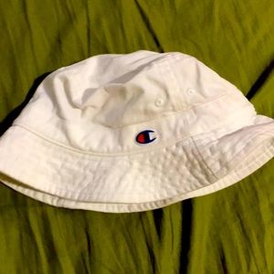 Bucket hat champion